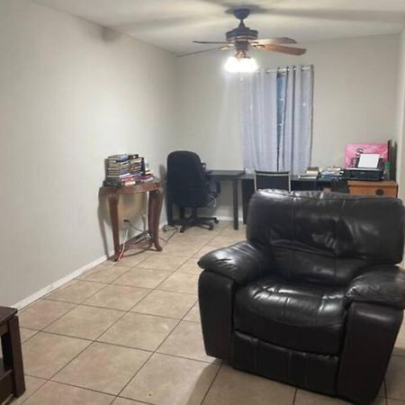 Great Getaway 2 Story Home! Harlingen Tx Exterior photo